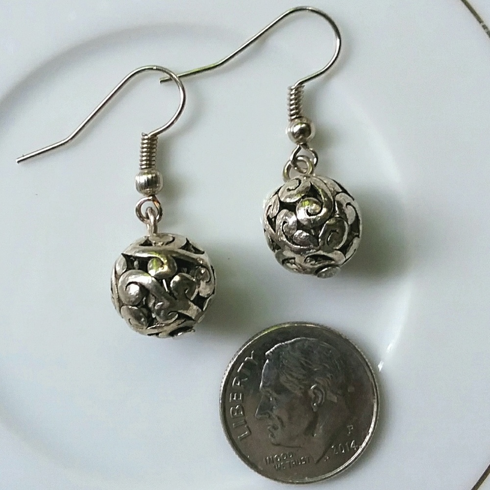Vtg Silver Filigree Dangle Ball Earrings